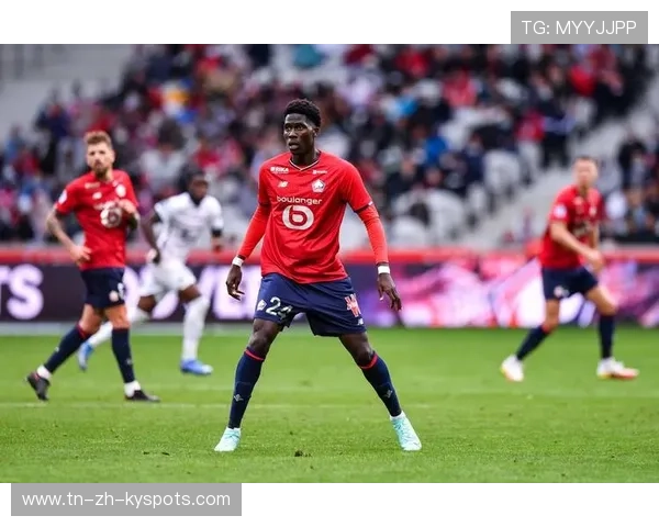 巴黎后场一传制胜，法甲榜首稳住阵脚