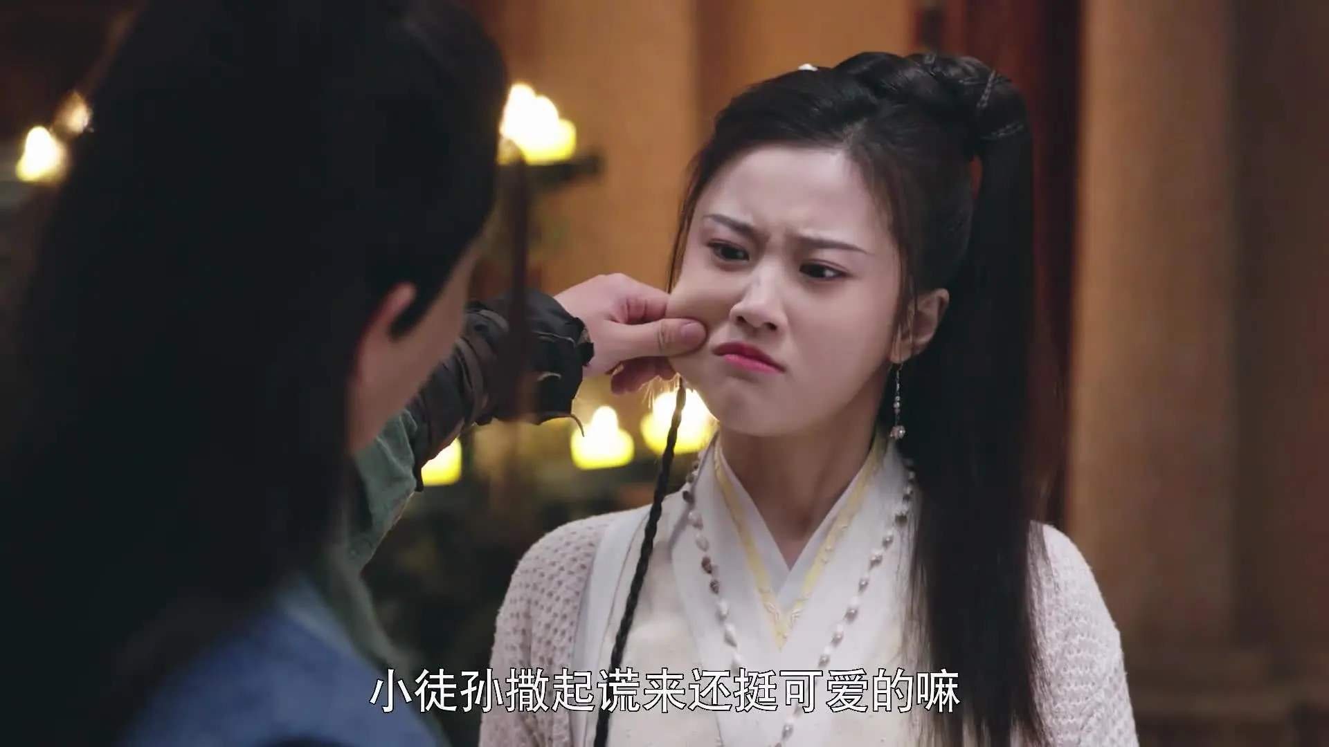 借助横向转移拉扯对方阵型，请找一个横向思维中横向移入或横向移出的案例